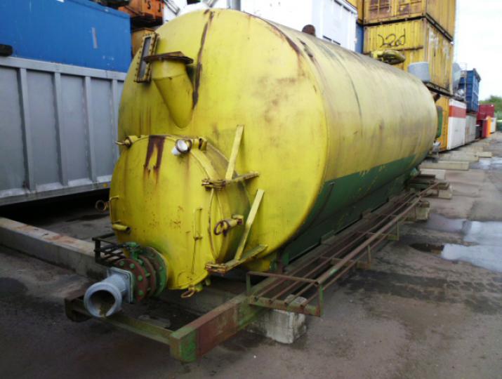 Tankcontainer op containerchassis